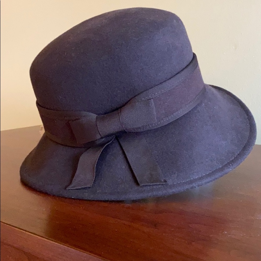 Brand new-never worn Sunday Afternoons wool hat.